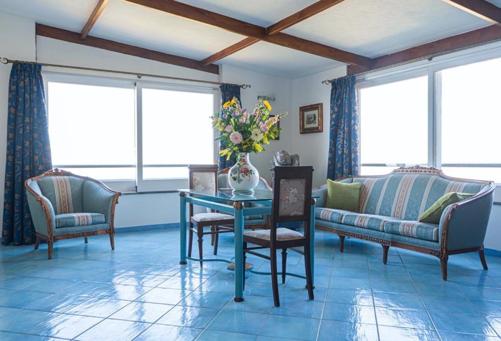Resort Ferrara Villa Multa Quies 马萨鲁布朗斯 外观 照片