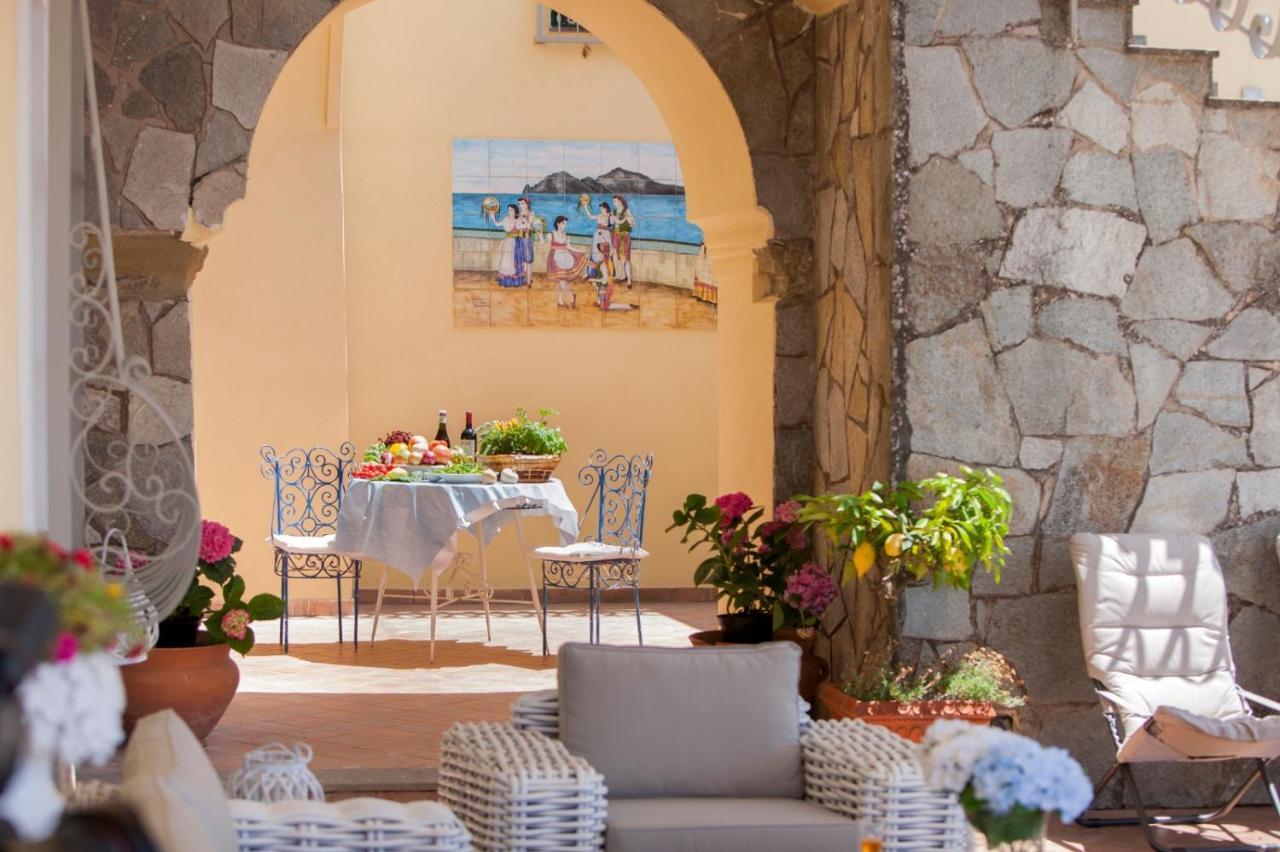 Resort Ferrara Villa Multa Quies 马萨鲁布朗斯 外观 照片
