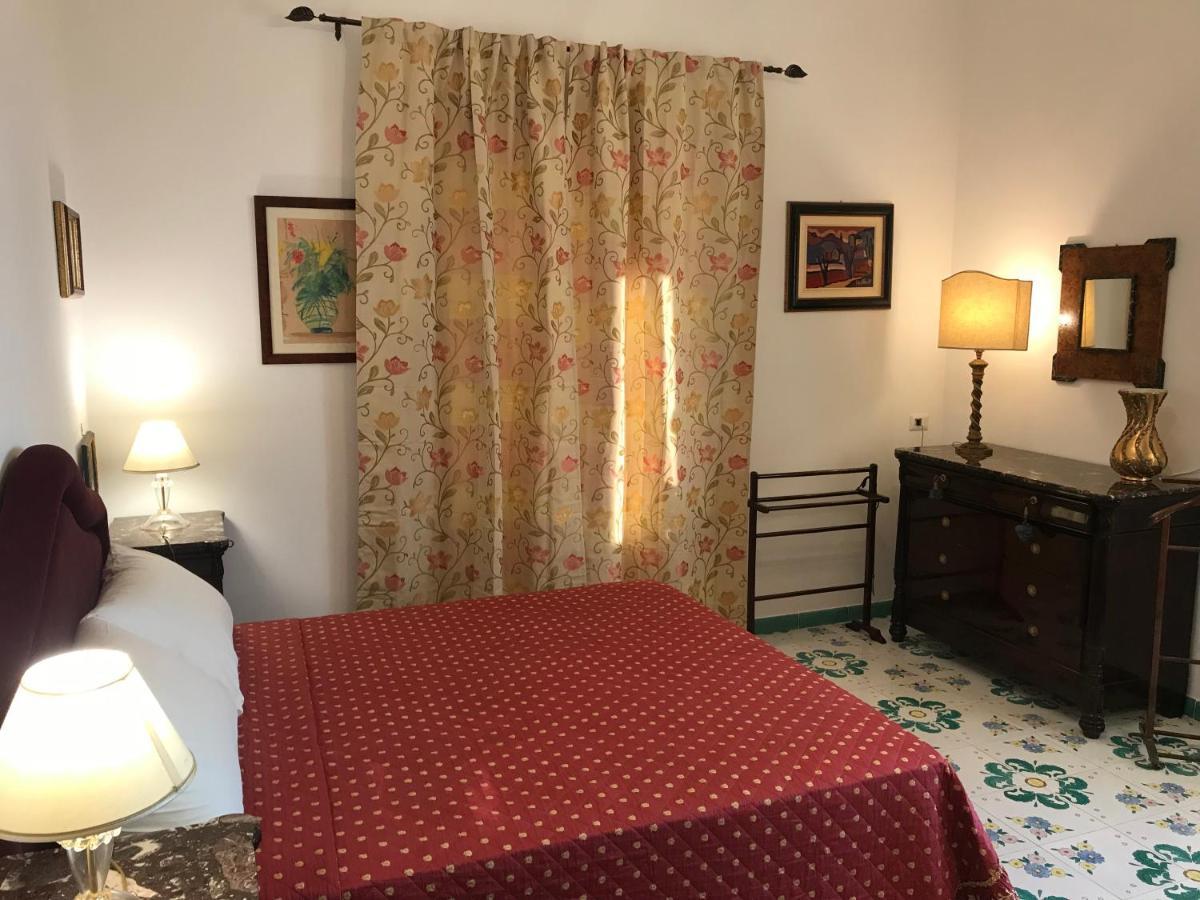 Resort Ferrara Villa Multa Quies 马萨鲁布朗斯 外观 照片